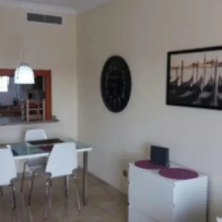 Apartamento En Playa La Arena *